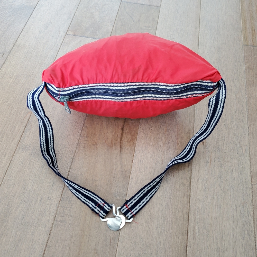 Vintage red packable windbreaker - Picture 2 of 14